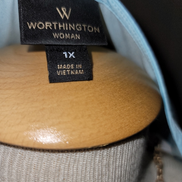 Worthington Blouse - Picture 2 of 3